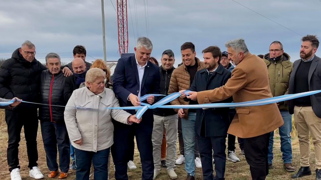 El estado y lo privado presente: Se inauguró torres para telefonia y internet sin cargo para su uso en ruta 10 tramo Telen Santa Isabel.