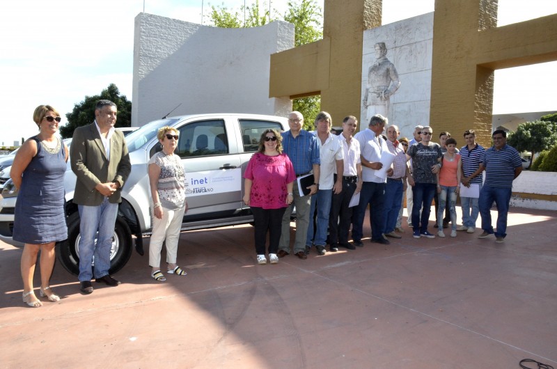 La Escuela Agrotécnica de Victorica recibe camioneta 0km 